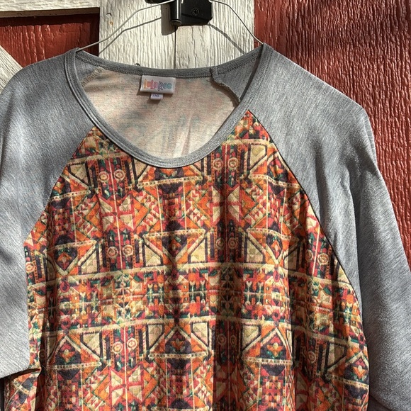 LuLaRoe Randy Baseball Style Tee Gray 3/4 Sleeves Orange Geometric Design 3XL - Picture 4 of 15